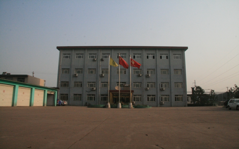 1999年，成立唐山合利鋼鐵廠，鋼鐵是這樣煉成的