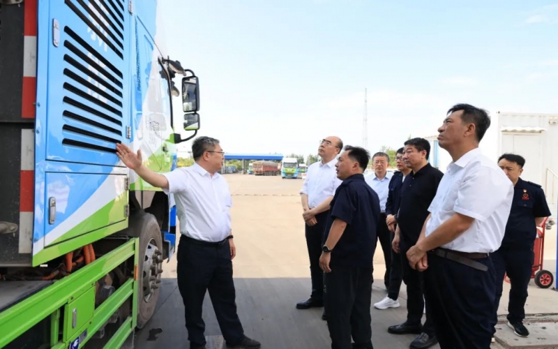 黑龍江省大慶市委副書記、市長李巖松一行到榮程集團調研參觀