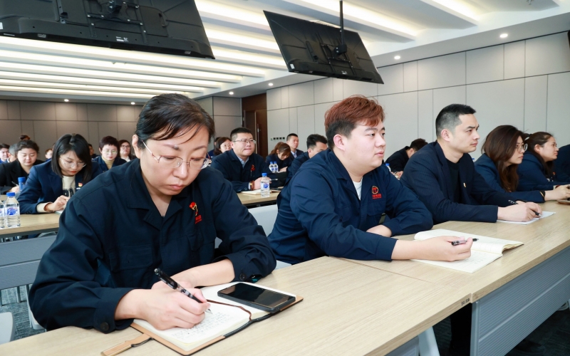 榮程集團(tuán)舉行深入學(xué)習(xí)貫徹民營企業(yè)座談會(huì)和全國兩會(huì)精神宣講報(bào)告會(huì)