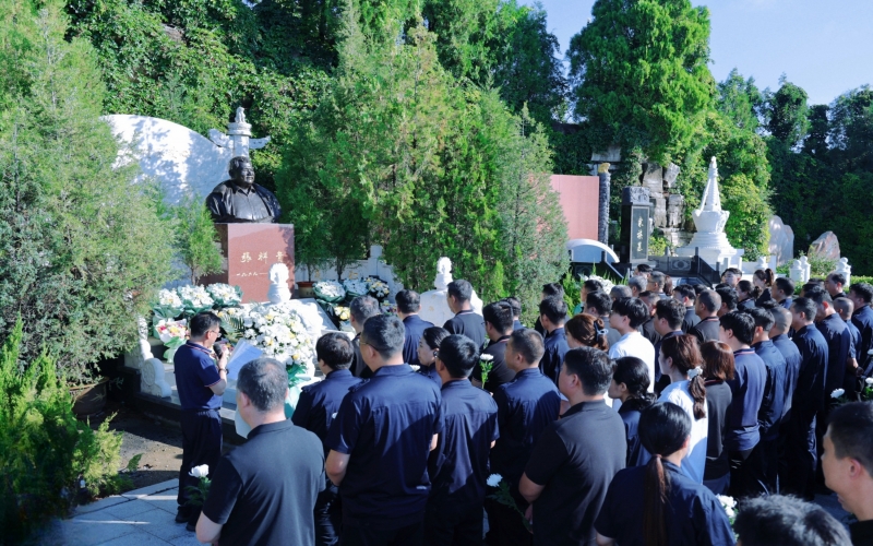 榮程家人深切緬懷祥青董事長(zhǎng)